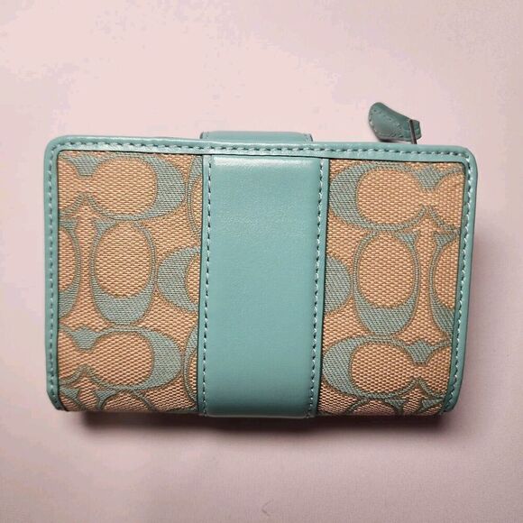 NWT Coach CT922 Medium Corner Zip Wallet Signature Jacquard Leather Faded Blue - Picture 2 of 5